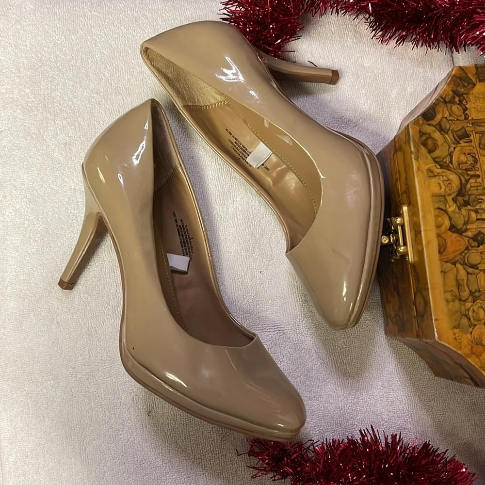 Merona Beige patent leather Stiletto Platforms - Picture 4 of 5